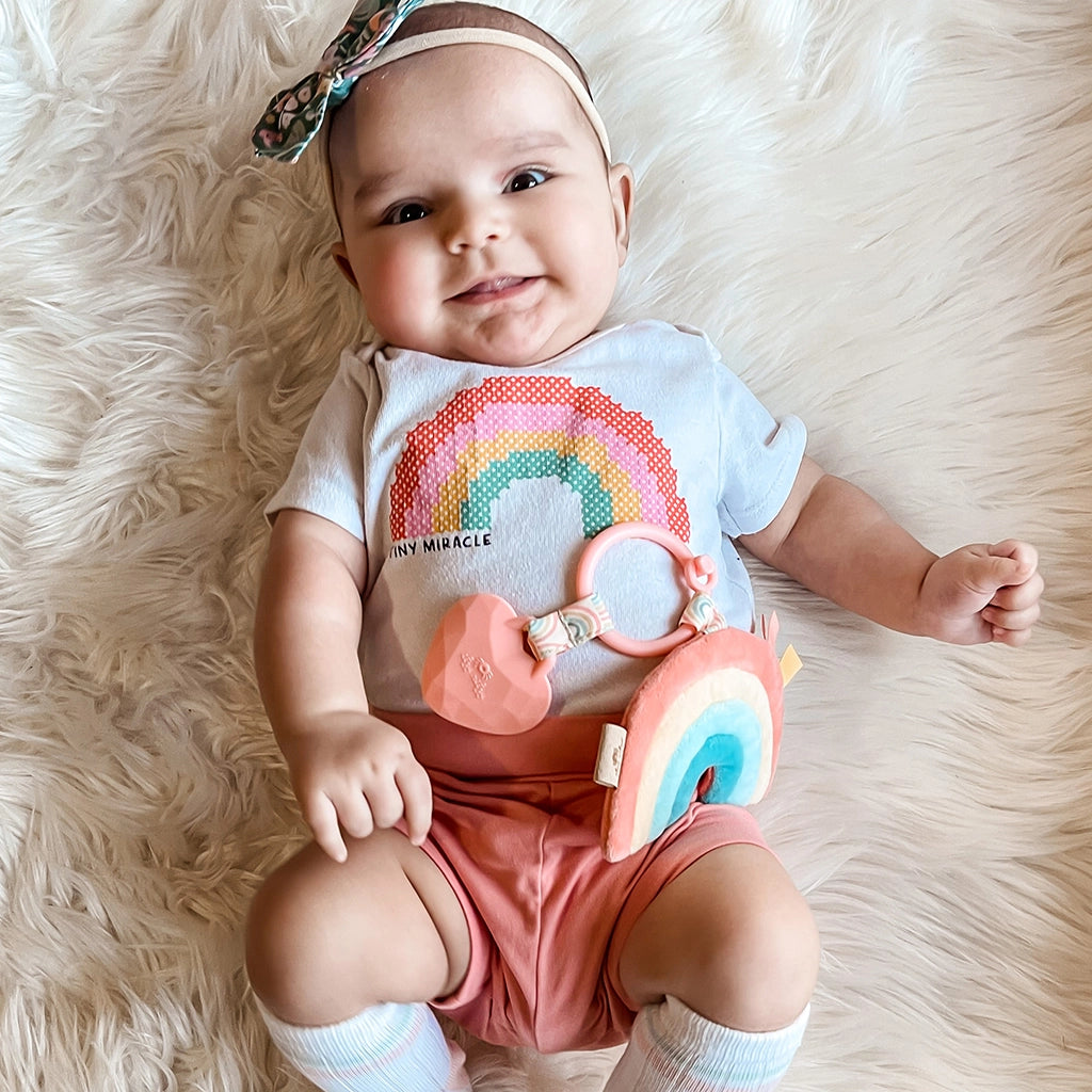 Itzy Pal Plush + Teether - Rainbow